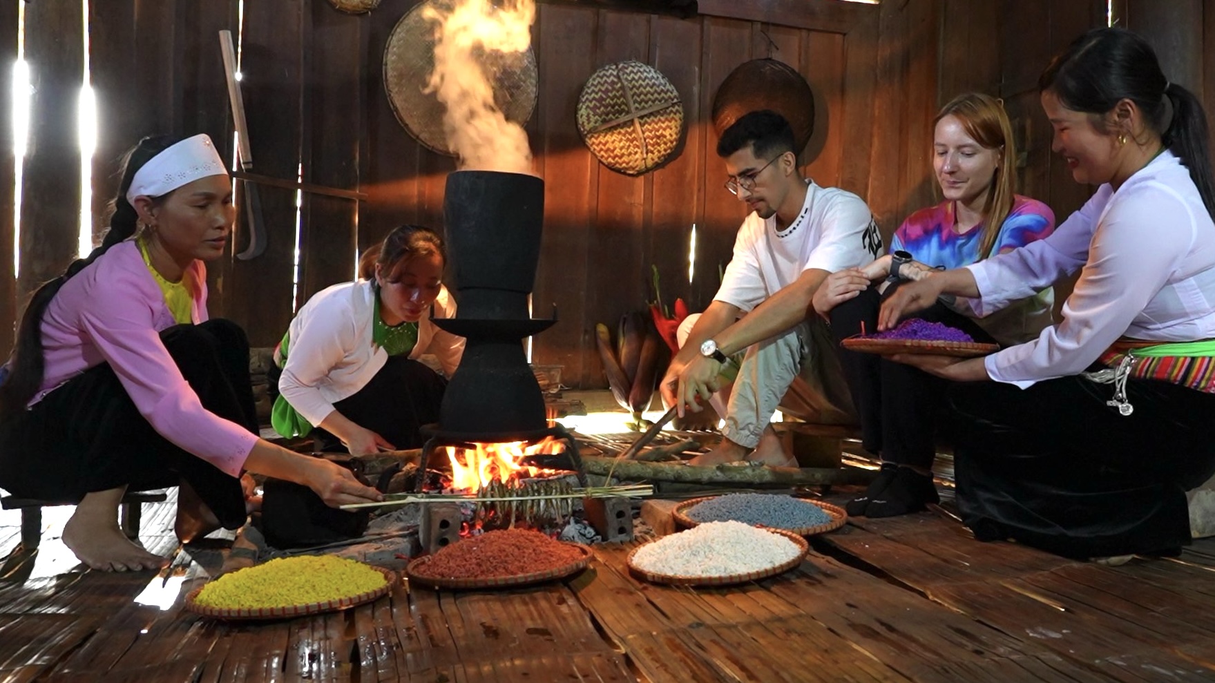 Hoạt động du lịch cùng người dân tộc Mường - Dao