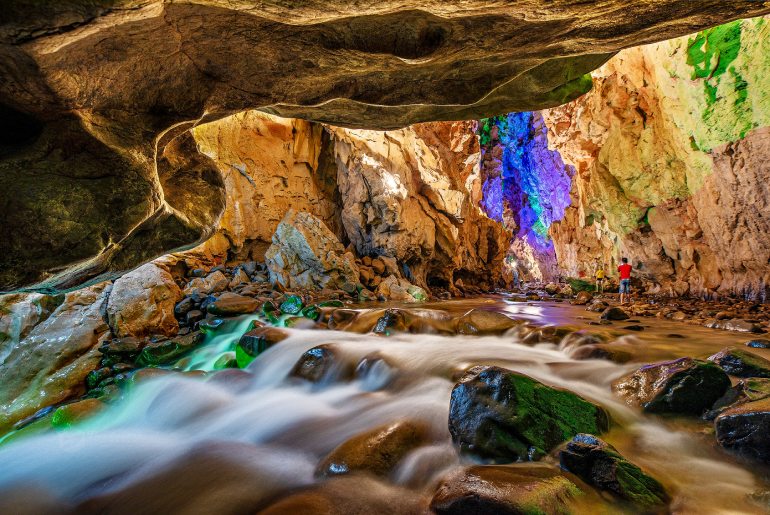 Hang Lạng tại Vườn Quốc gia Xuân Sơn