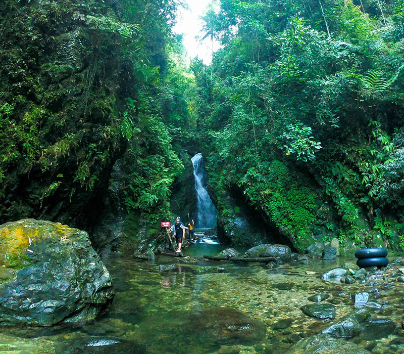 Thác Lưng Trời tại Vườn Quốc gia Xuân Sơn